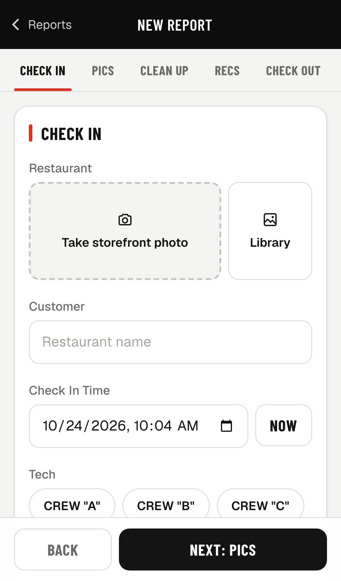 Check-in step: storefront photo, customer, check-in time, and crew selection.